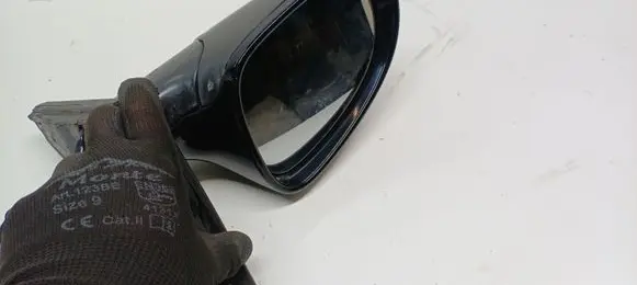 Volkswagen PASSAT B6 Front door electric wing mirror E1021063