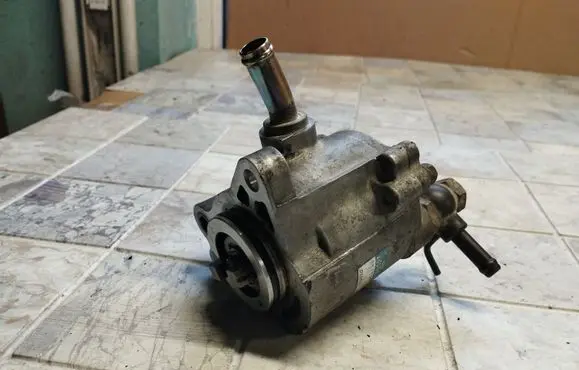 Toyota Corolla Verso E121 Vacuum pump 2930027010 0810002590