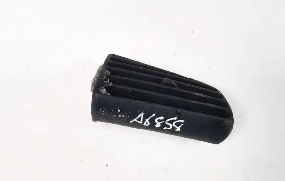 Volkswagen PASSAT B4 Dash center air vent grill 3a1819764