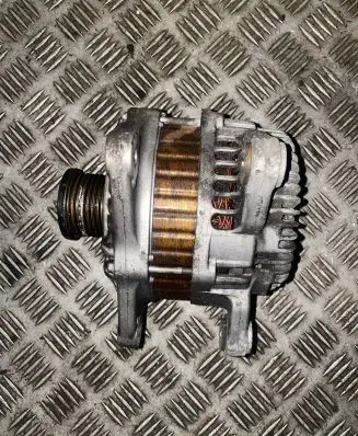 Nissan Juke I F15 Generator/alternator 23100BV80A