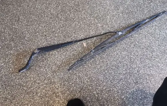 Ford Galaxy Front wiper blade arm 7M1955409