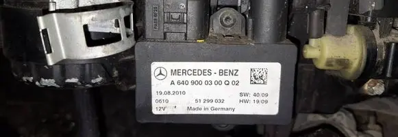 Mercedes-Benz A W169 Glow plug pre-heat relay a6409000300q02 51299032
