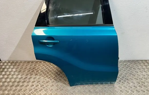 Suzuki Vitara (LY) Rear door