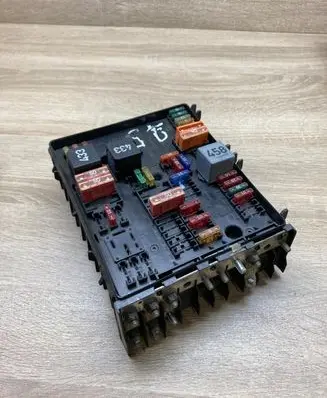 Skoda Fabia Mk1 (6Y) Fuse module 1K0937124H