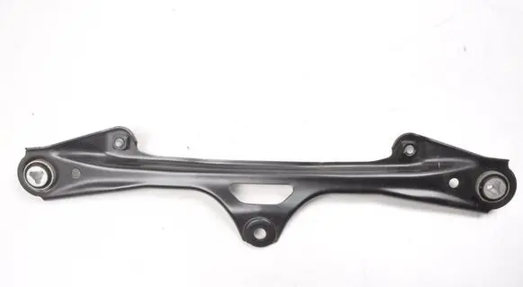 Mercedes-Benz GLC C253 Engine mounting bracket 