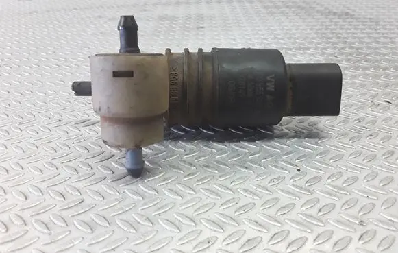 Skoda Octavia Mk2 (1Z) Windscreen/windshield washer pump 1T0955651A
