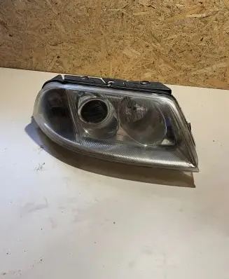 Volkswagen PASSAT B5.5 Headlight/headlamp