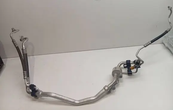 Citroen C4 II Picasso Air conditioning (A/C) pipe/hose 9675103680
