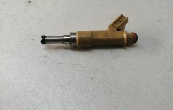 Toyota Yaris Fuel injector 2323004030 1351