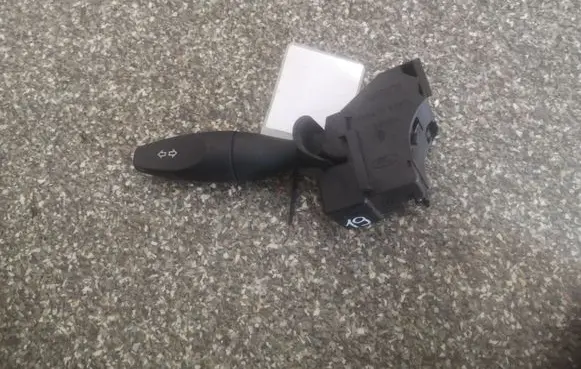 Ford Focus Indicator stalk 98AG13335AD