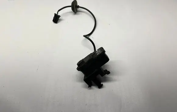 Volkswagen Jetta VI Fuel tank cap lock 5C6810773H 5C6810773