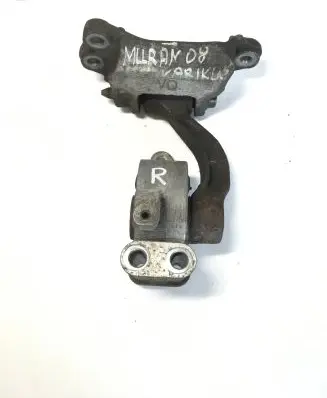 Nissan Murano Z51 Engine mount bracket AV90386