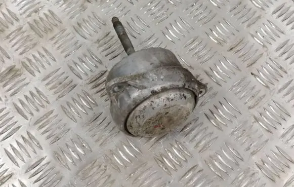 Porsche 911 997 Engine mount bracket