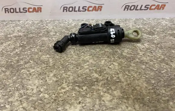 BMW 5 E60 E61 Clutch master cylinder 21526762081 13670610DE