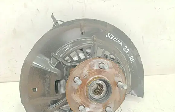 Toyota Sienna XL40 IV Front wheel hub