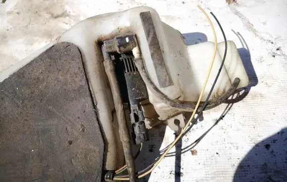 Renault Scenic I Windscreen/windshield washer pump