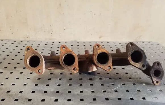 KIA Sorento Exhaust manifold