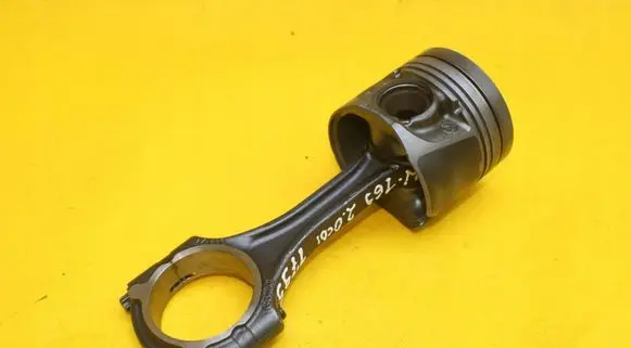 Mercedes-Benz A W169 Piston with connecting rod