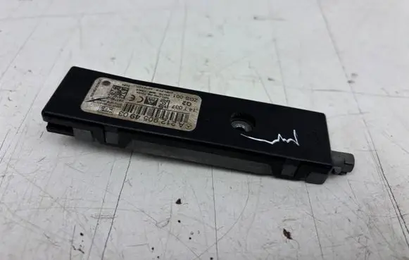 Mercedes-Benz E AMG W212 Aerial antenna amplifier A2129054903