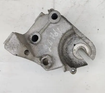 Peugeot 407 Engine mounting bracket 9645030780