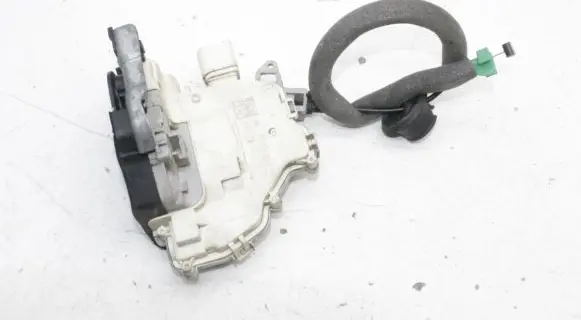 Audi Q3 8U Rear door lock 4G0839015C