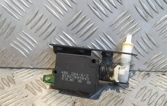 Land Rover Discovery 3 - LR3 Central locking motor 51247016049