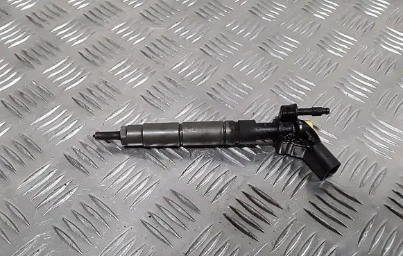Mercedes-Benz E W211 Fuel injector a6420700587 0445115027