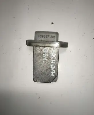 Nissan Qashqai Heater blower motor/fan resistor 70T037