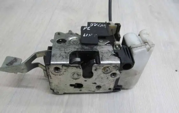 Fiat Ducato Front door lock 18725