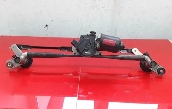 KIA Sorento Front wiper linkage and motor 981102P900