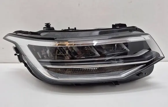 Volkswagen Tiguan Headlight/headlamp 5NN941036B