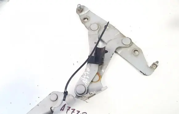 Nissan Primera Tailgate/trunk/boot hinge es78