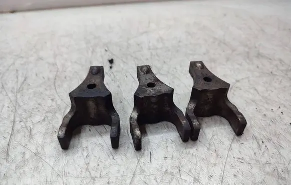 Land Rover Discovery Sport Fuel Injector clamp holder