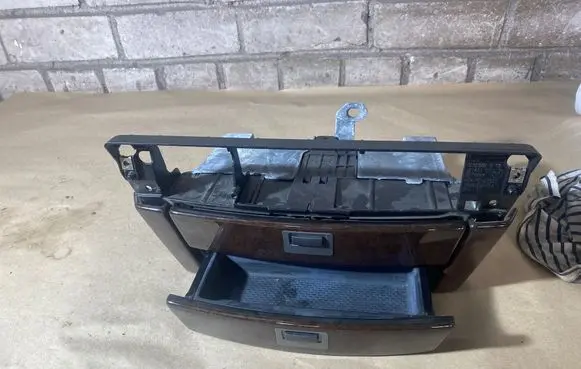 BMW 7 E65 E66 Dashboard storage box/compartment 8261060 7032886 12145100