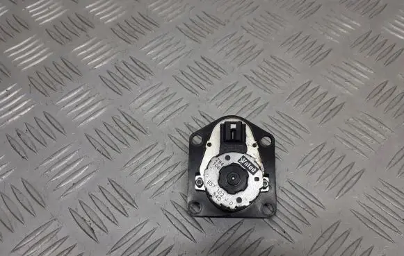 Peugeot 607 Central body control module 657102JD
