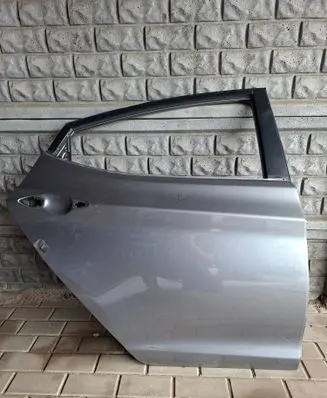 Hyundai Elantra Rear door