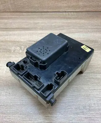 Ford Mondeo MK II Fuse module 93BG14K150AD