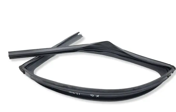 Nissan Juke II F16 Rubber seal rear door 823316PA0D