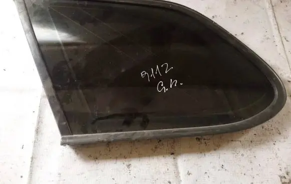 Volkswagen Golf VI Rear side window as2