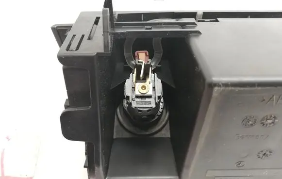 Mercedes-Benz E W211 Car ashtray A2116802852