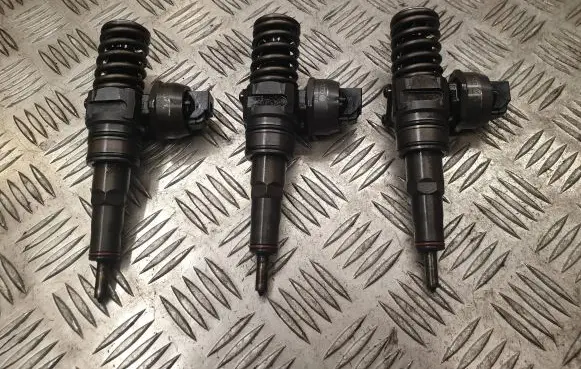 Skoda Fabia Mk2 (5J) Fuel injectors set 038130063AG