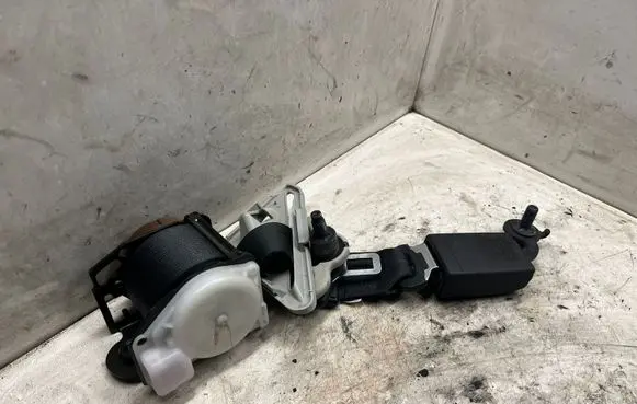 Nissan Qashqai+2 Third row seat belt 89844EY10A