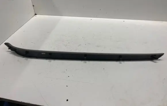 Audi A4 S4 B7 8E 8H Front door trim bar 8E0867409