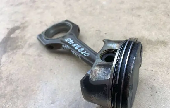 BMW 3 E90 E91 Piston with connecting rod 11247589533 7589533 11247536190