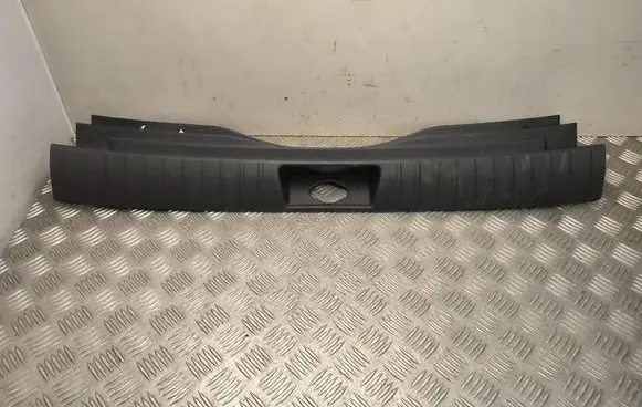 Hyundai Kona II Tailgate/boot lid lock trim 85770BE100