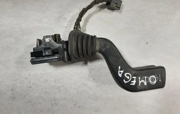 Opel Omega B2 Wiper control stalk 090494655