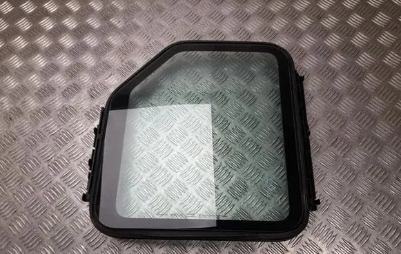 Nissan Primastar Rear side window 3000023458