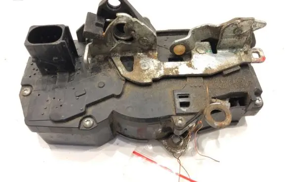 Chevrolet Equinox Front door lock