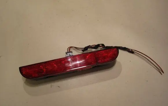 Audi A4 S4 B5 8D Third/center stoplight 0996400