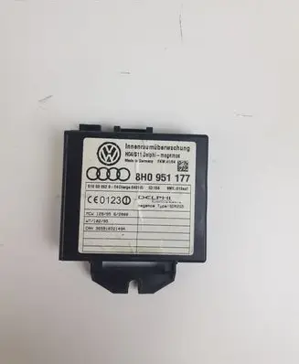Audi A4 S4 B7 8E 8H Alarm control unit/module 8H0951177